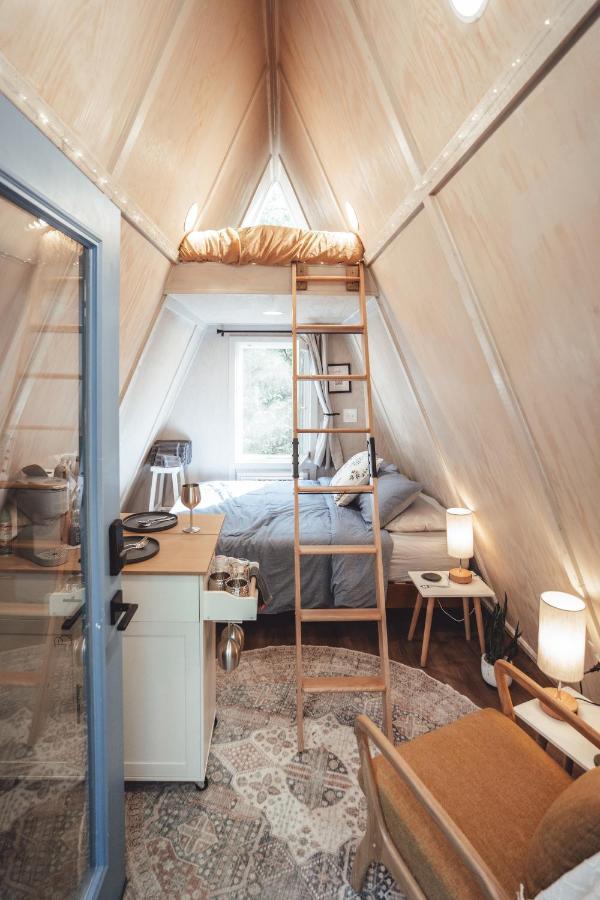 Апартаменты Blue Brambler Glamping A-Frame Rockbridge Экстерьер фото