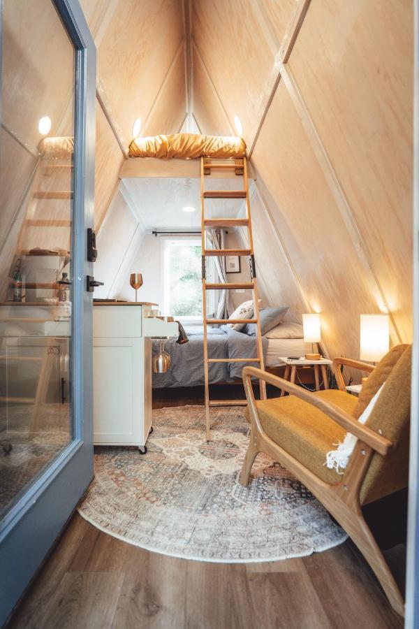 Апартаменты Blue Brambler Glamping A-Frame Rockbridge Экстерьер фото