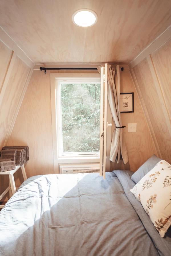 Апартаменты Blue Brambler Glamping A-Frame Rockbridge Экстерьер фото